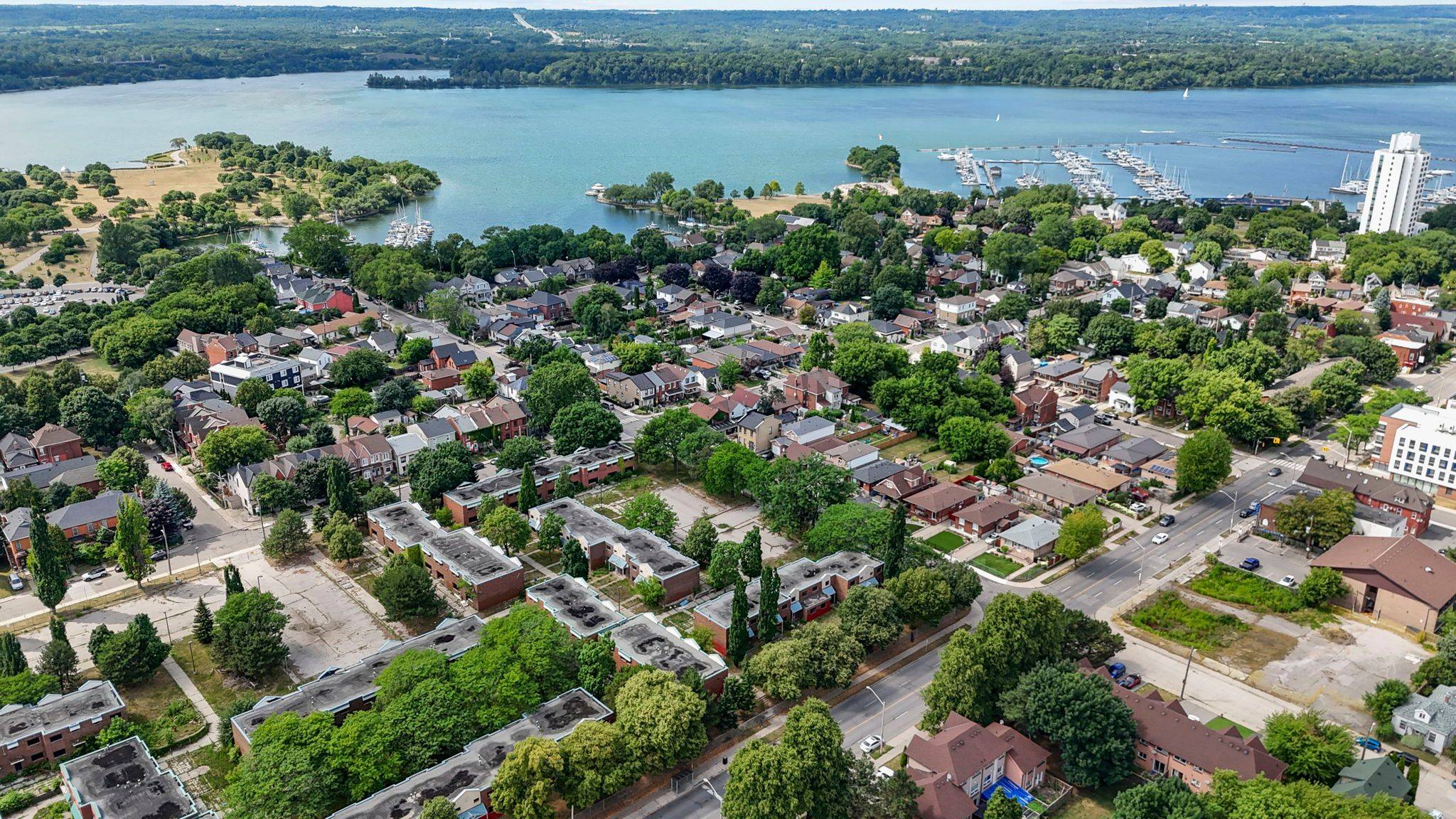 Hamilton, ON L8L 1L1,380 Macnab ST N