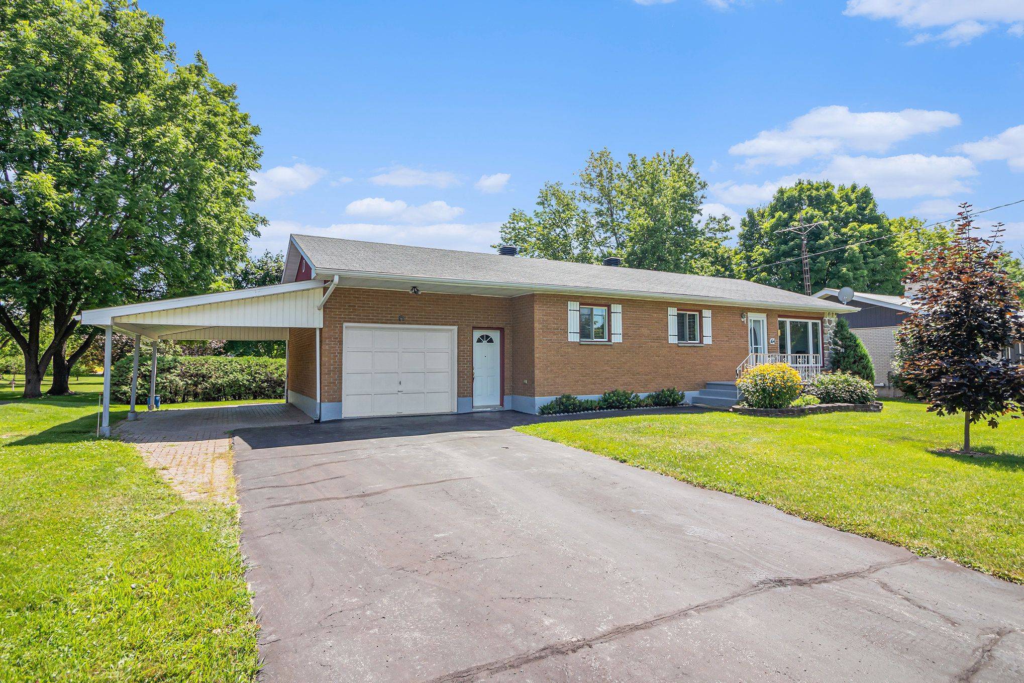 North Glengarry, ON K0C 1A0,164 McCormick RD