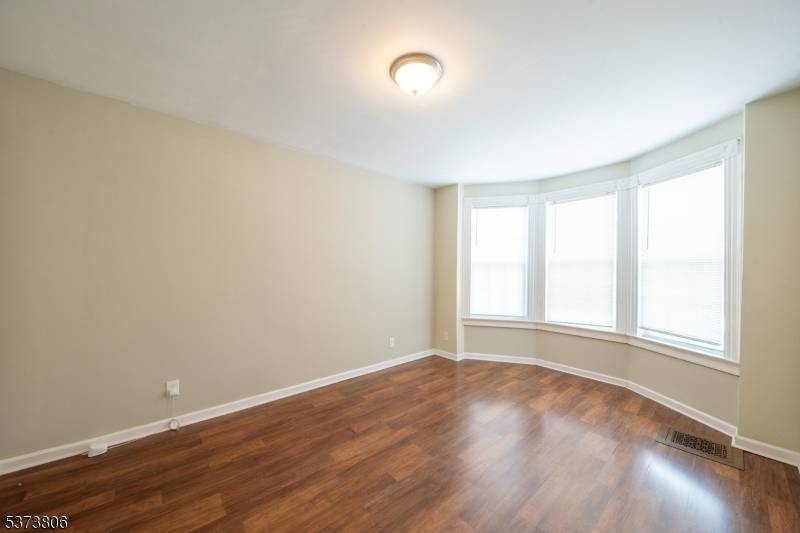Newark City, NJ 07107,15 N 7Th St