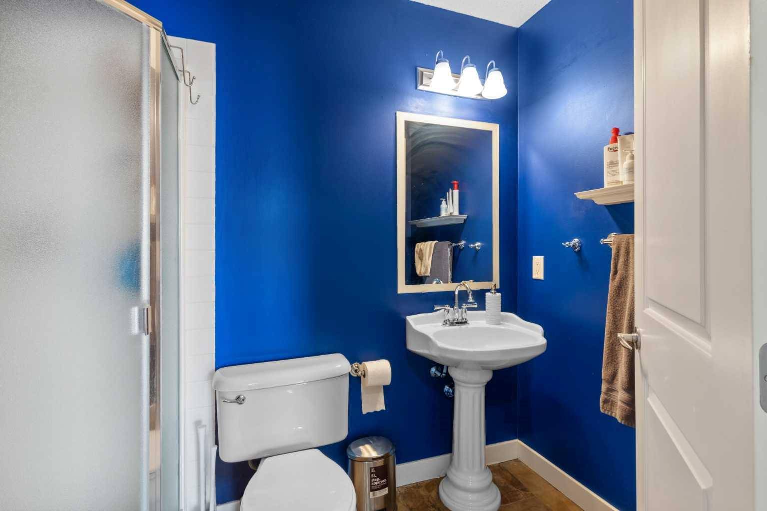 Calgary, AB T2E 2W8,716 5 ST NE #303