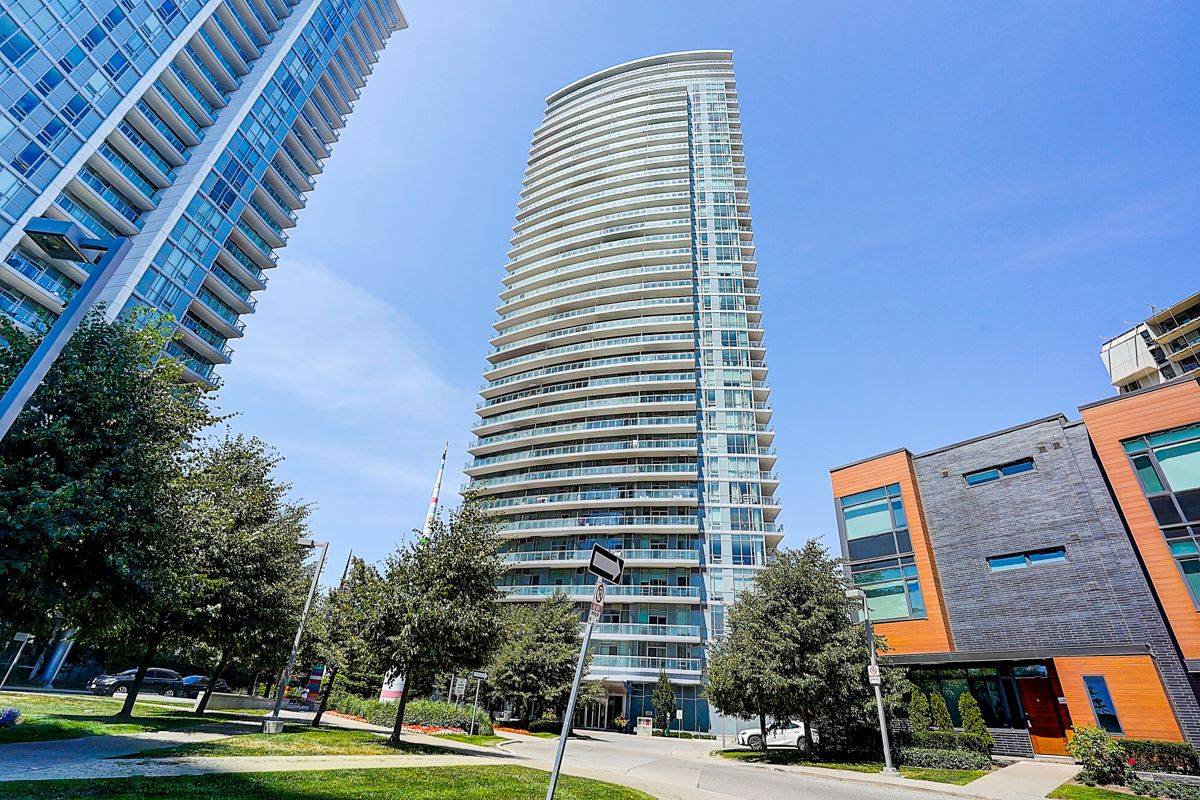 Toronto C15, ON M2J 0A9,70 Forest Manor RD #1006