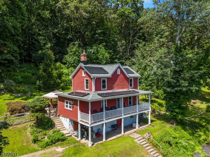 Glen Gardner Boro, NJ 08826,24 2Nd St