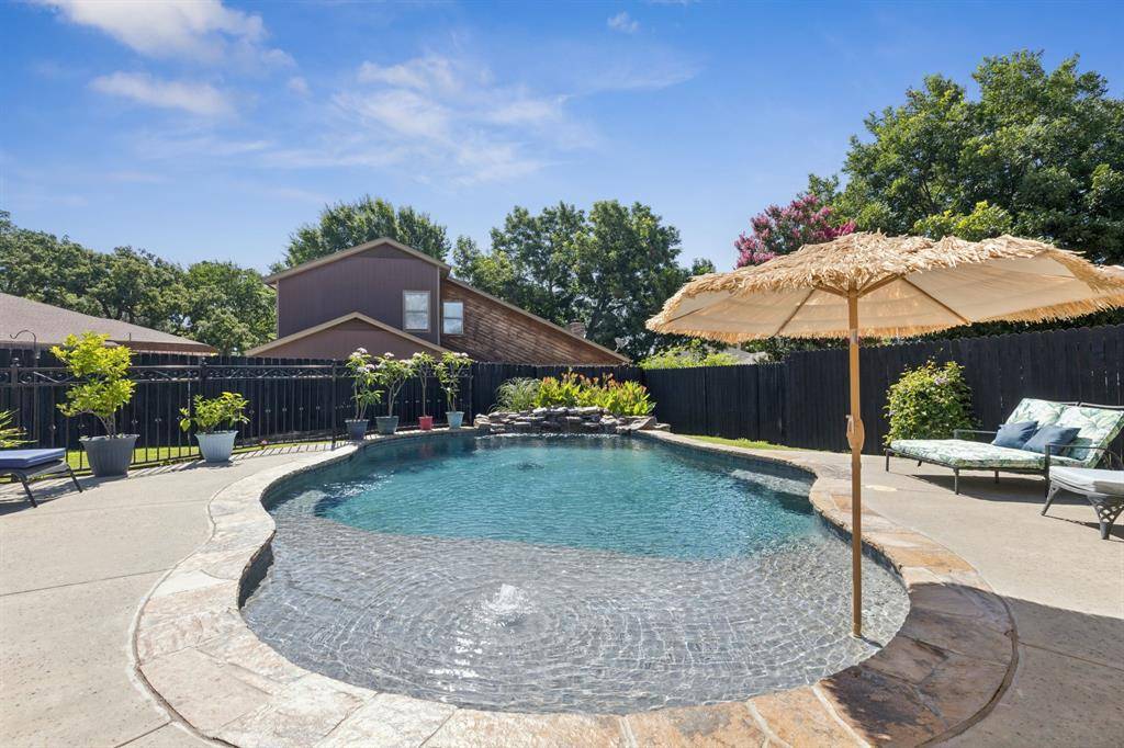 Bedford, TX 76021,2101 Oakmeadow Street