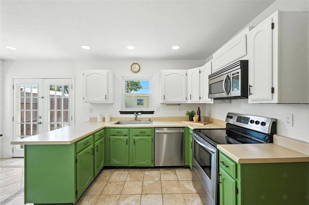 Rowlett, TX 75088,8702 Davis Street