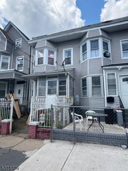Newark City, NJ 07104,288 Summer Ave