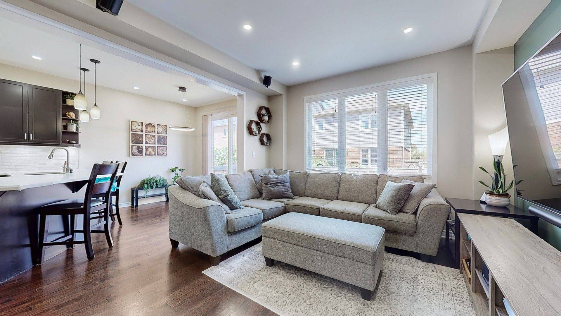 Milton, ON L9T 8S8,1209 Biason CIR