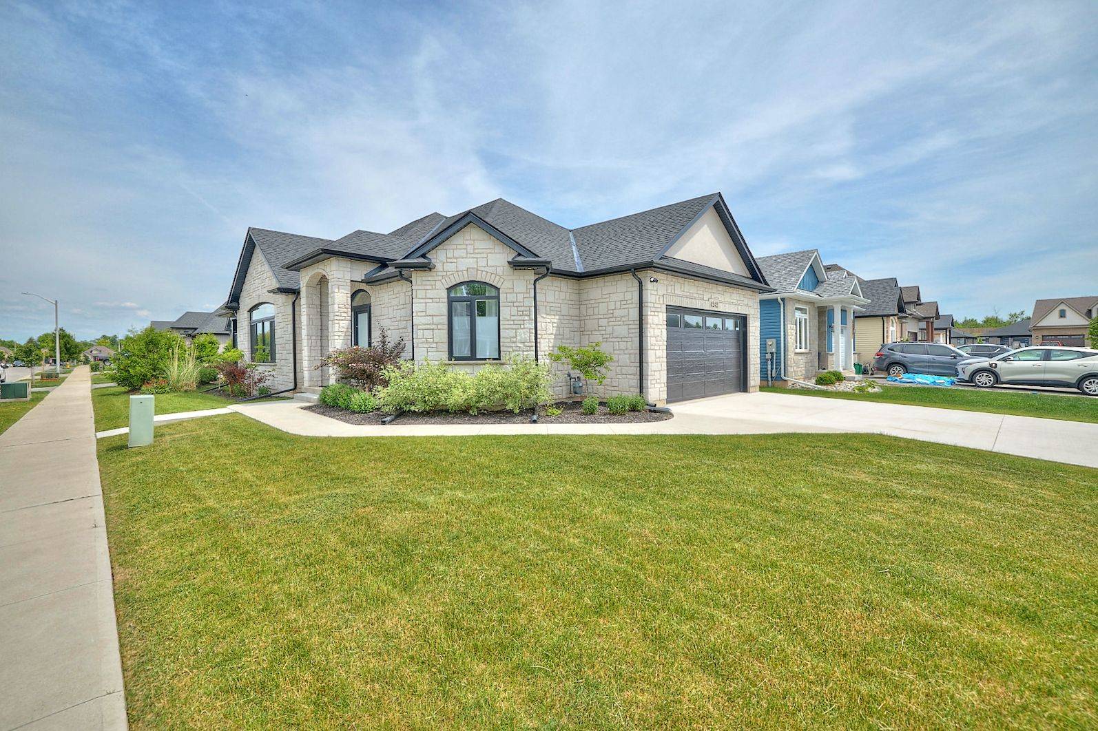 Fort Erie, ON L0S 1S0,4242 VILLAGE CREEK DR