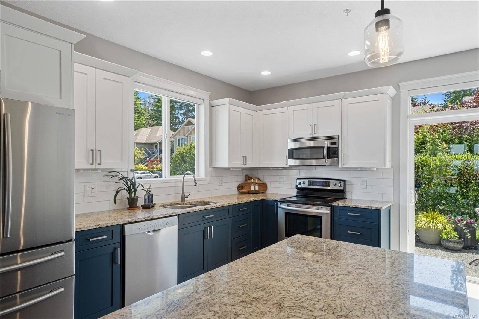 Nanaimo, BC V9T 0A2,6161 Arlin Pl