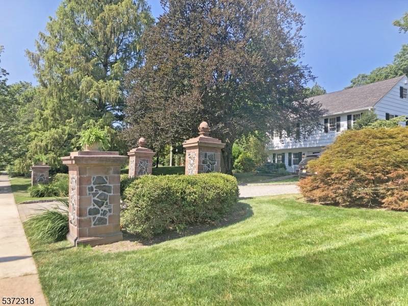 Montclair Twp., NJ 07042,28 S Mountain Ave