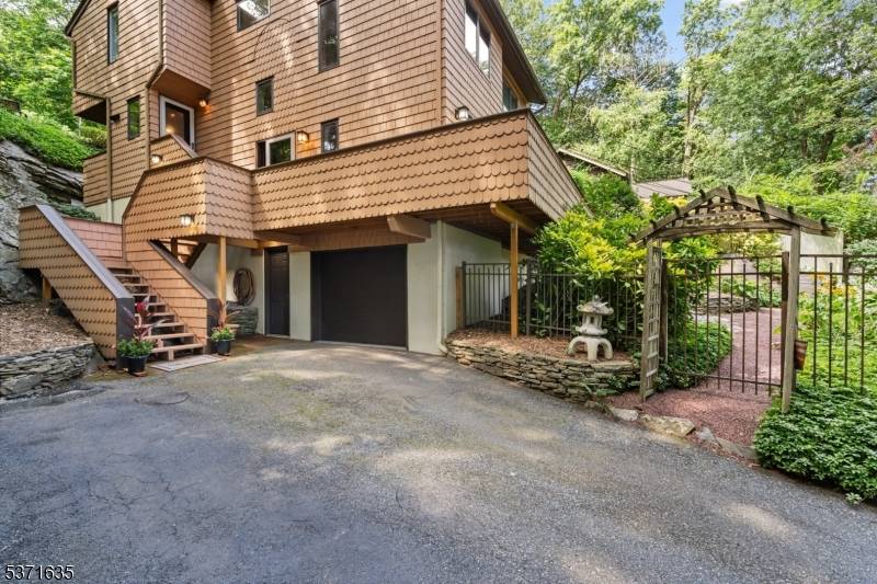 Byram Twp., NJ 07871,449 East Shore Trail