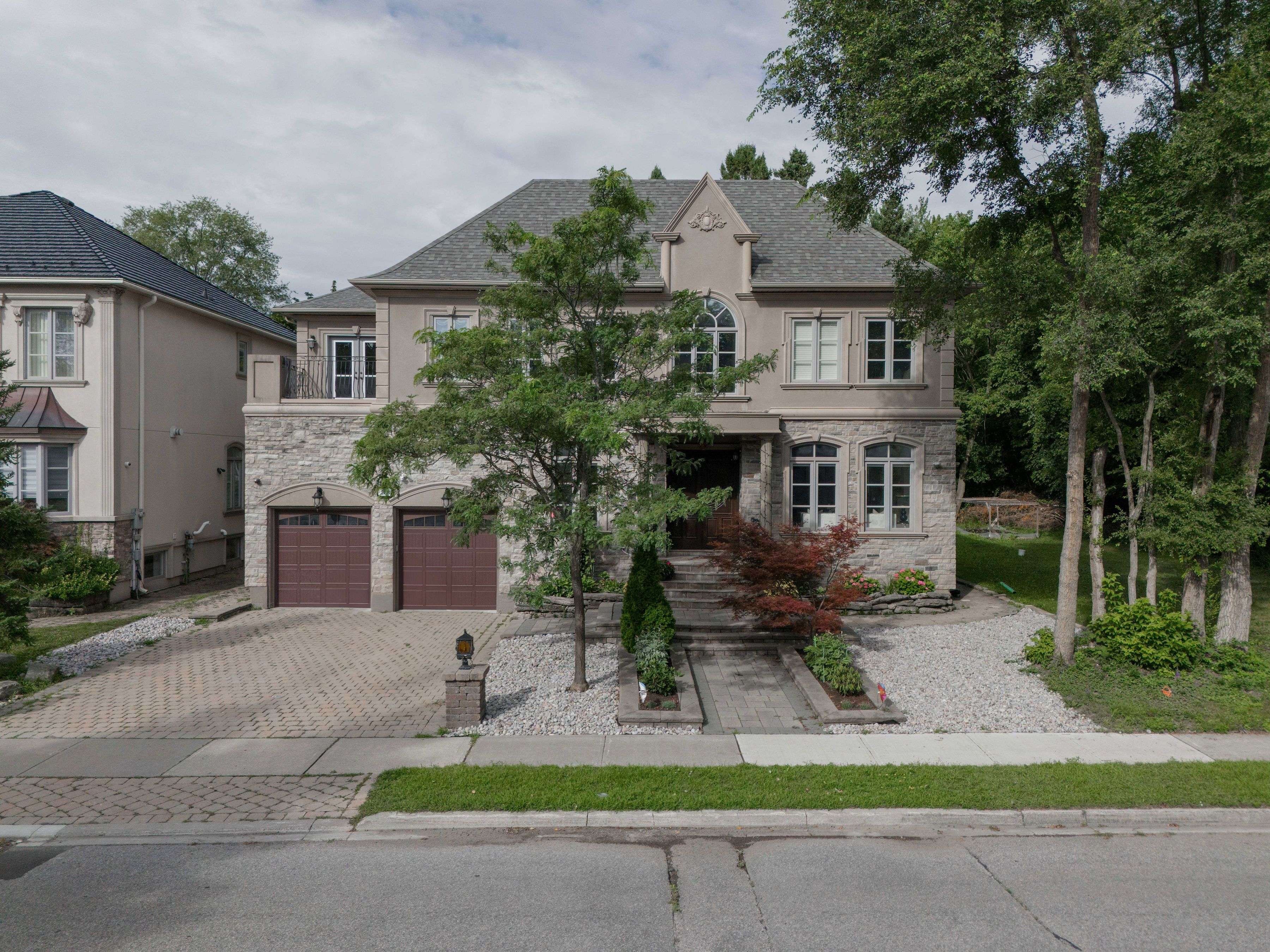 Richmond Hill, ON L4C 6L4,286 Fern AVE