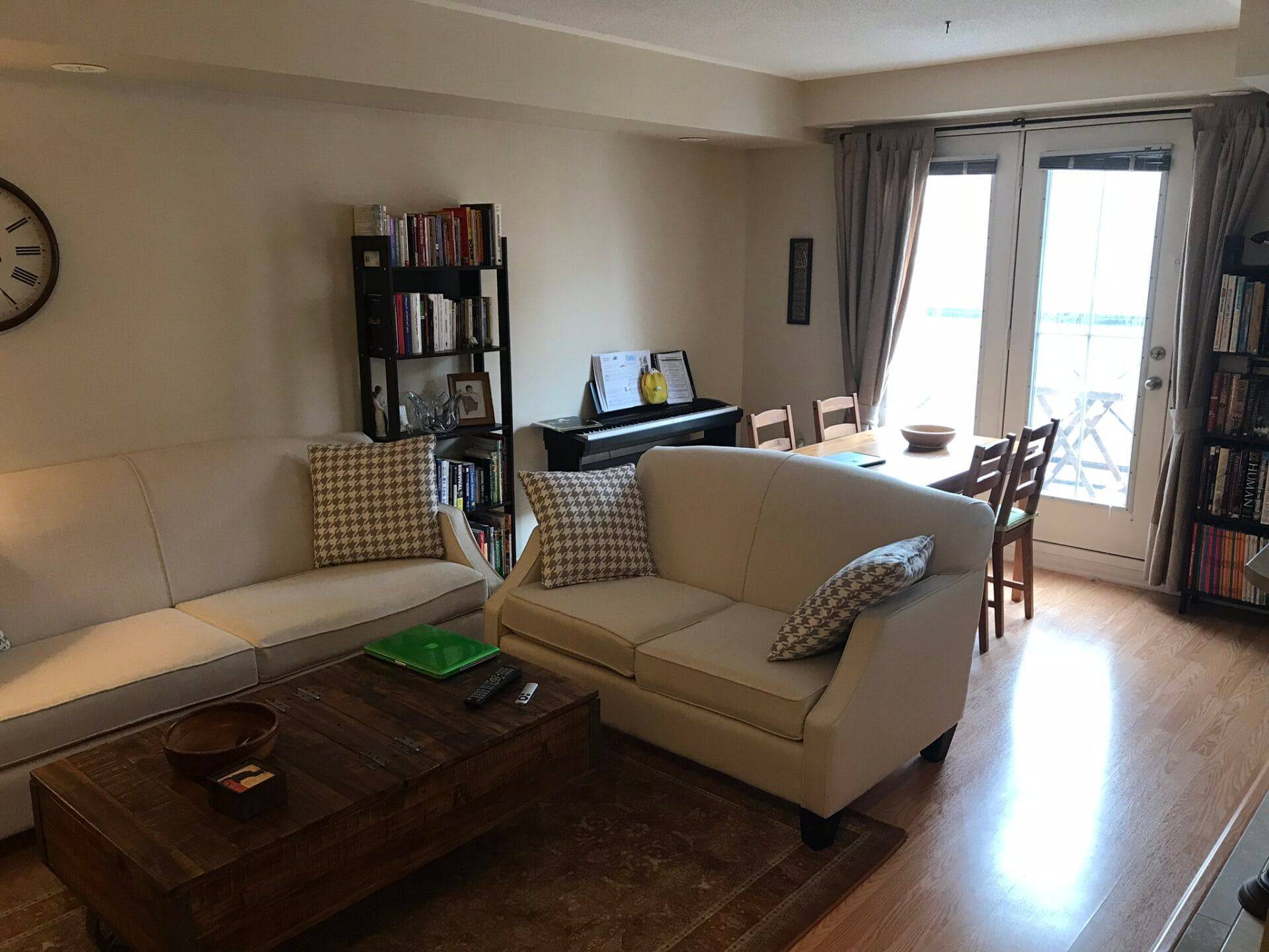Oakville, ON L6H 0H8,15 Hays BLVD #4