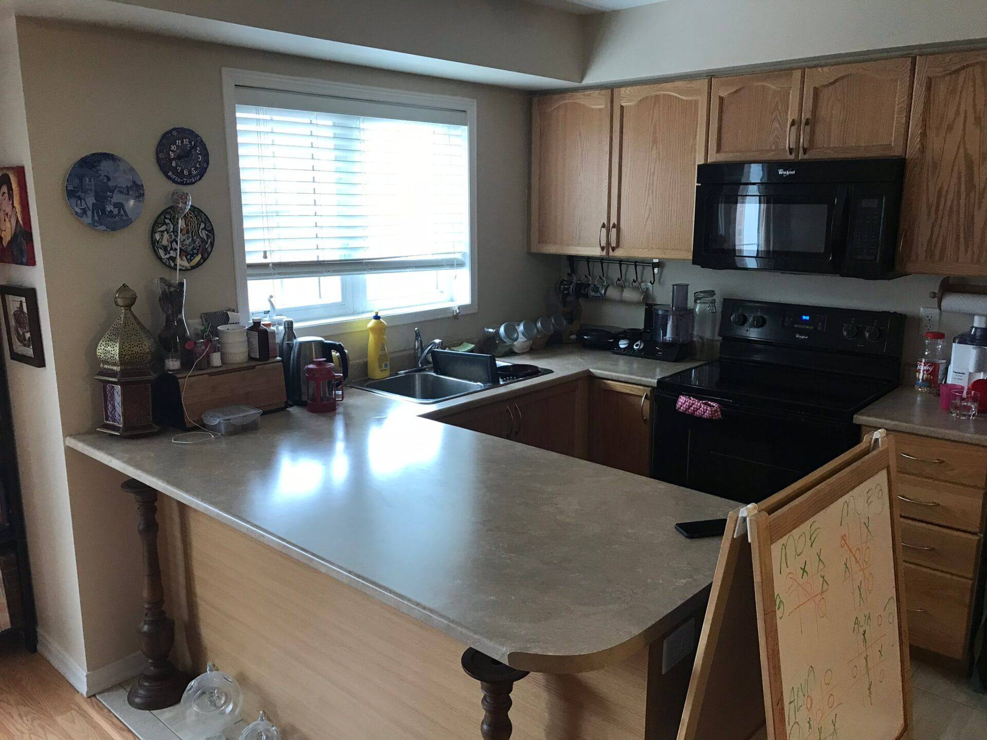 Oakville, ON L6H 0H8,15 Hays BLVD #4