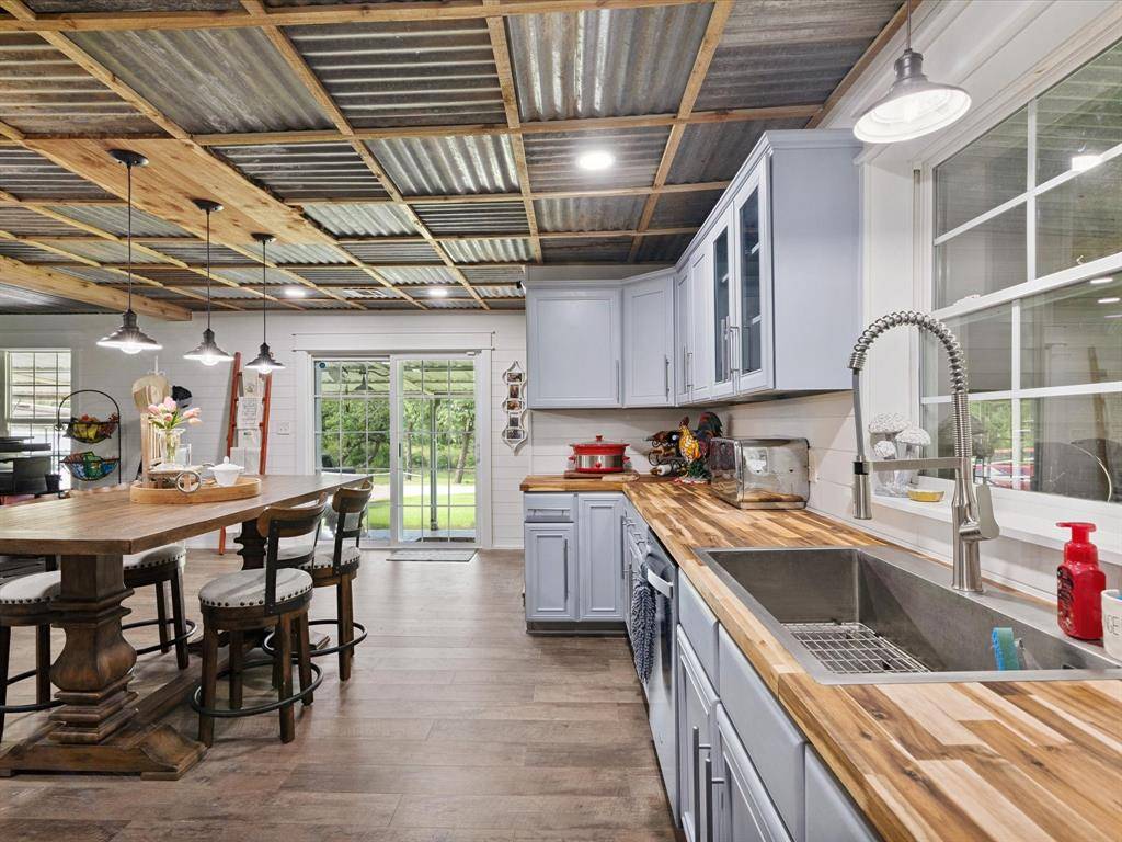 Bowie, TX 76230,147 Fox Run Road