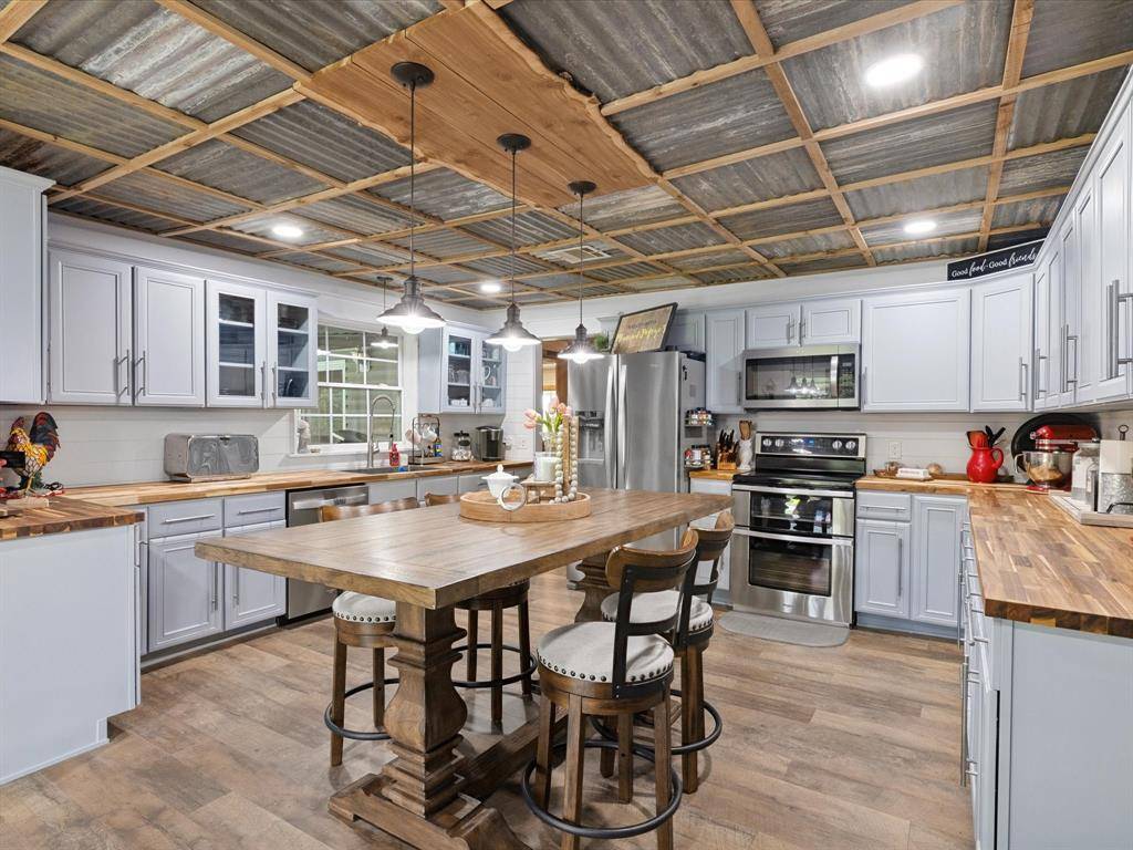 Bowie, TX 76230,147 Fox Run Road
