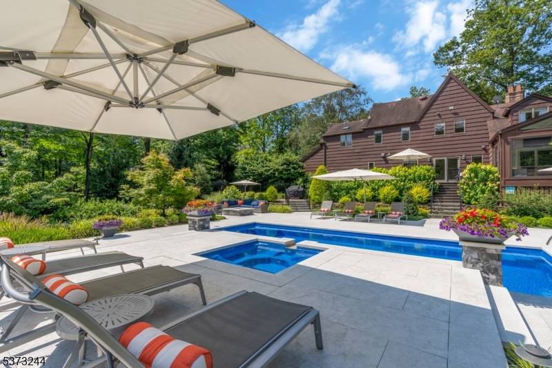 Warren Twp., NJ 07059,6 Loren Way