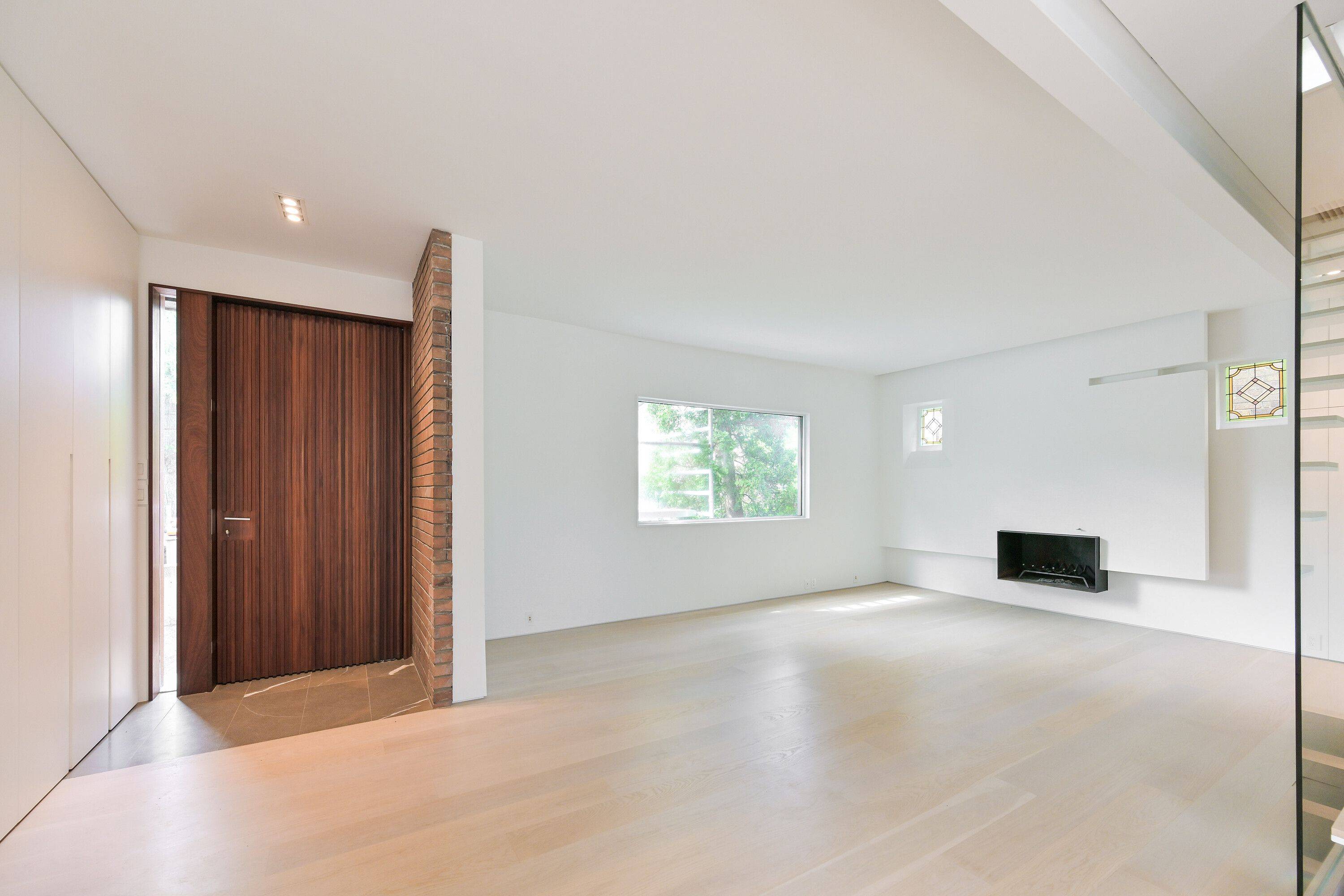 Toronto C10, ON M4S 1M1,180 Belsize DR