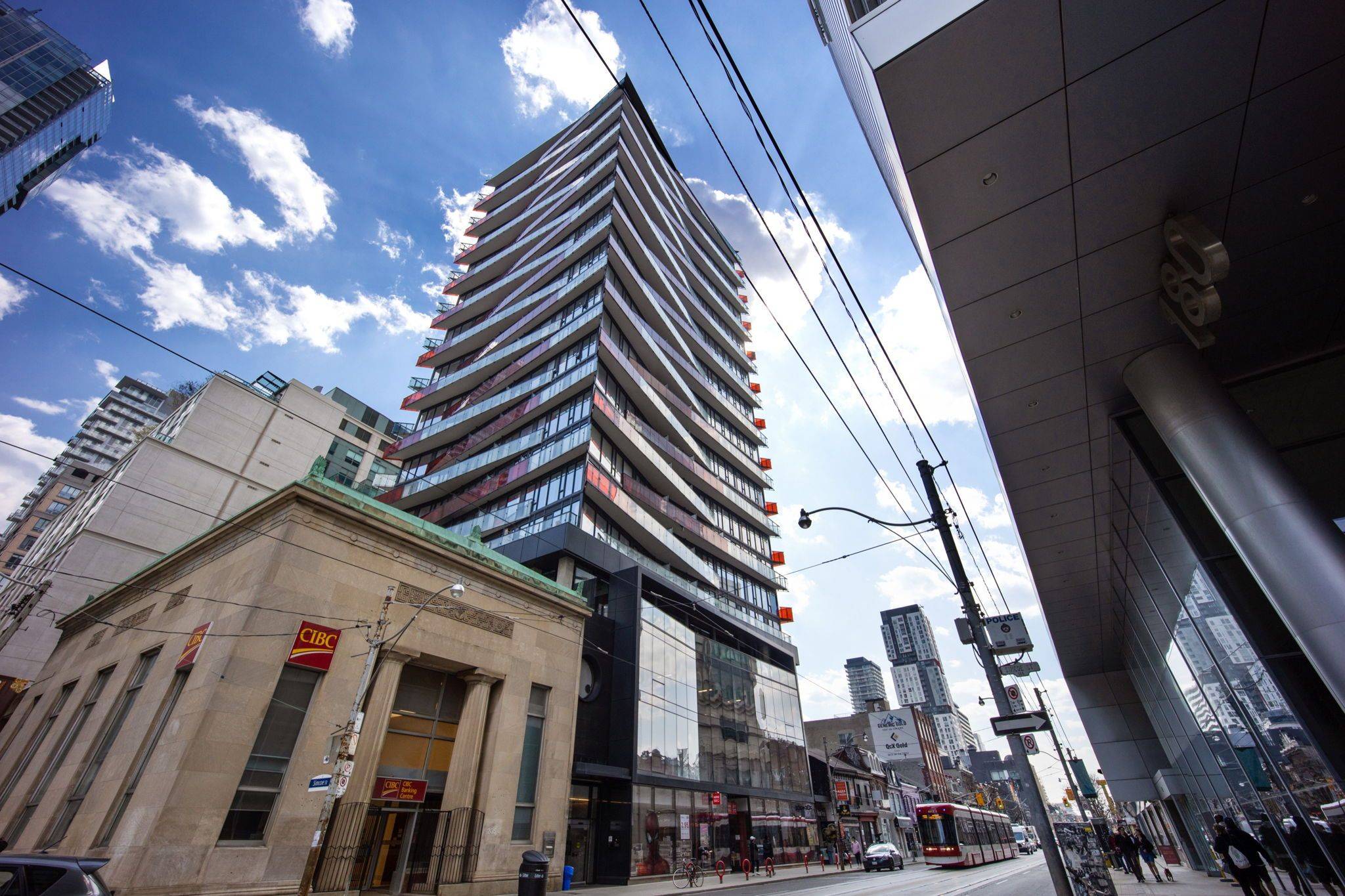 Toronto C01, ON M5V 0P5,215 Queen ST #1610