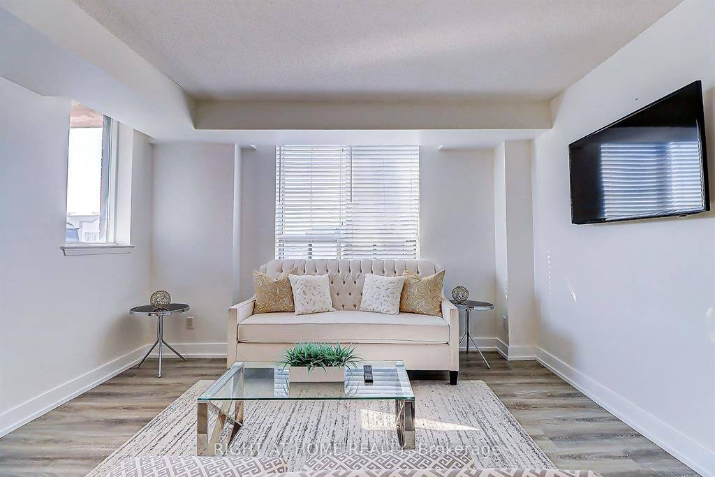 Pickering, ON L1V 6Z6,1625 Pickering Pkwy #404