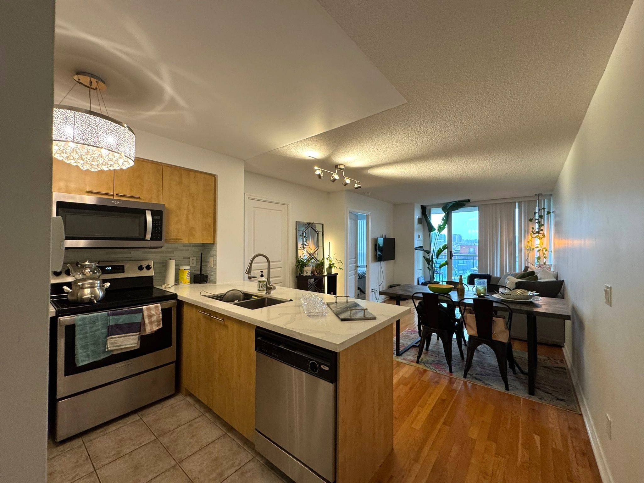 Richmond Hill, ON L4C 0T5,350 Red Maple RD #501