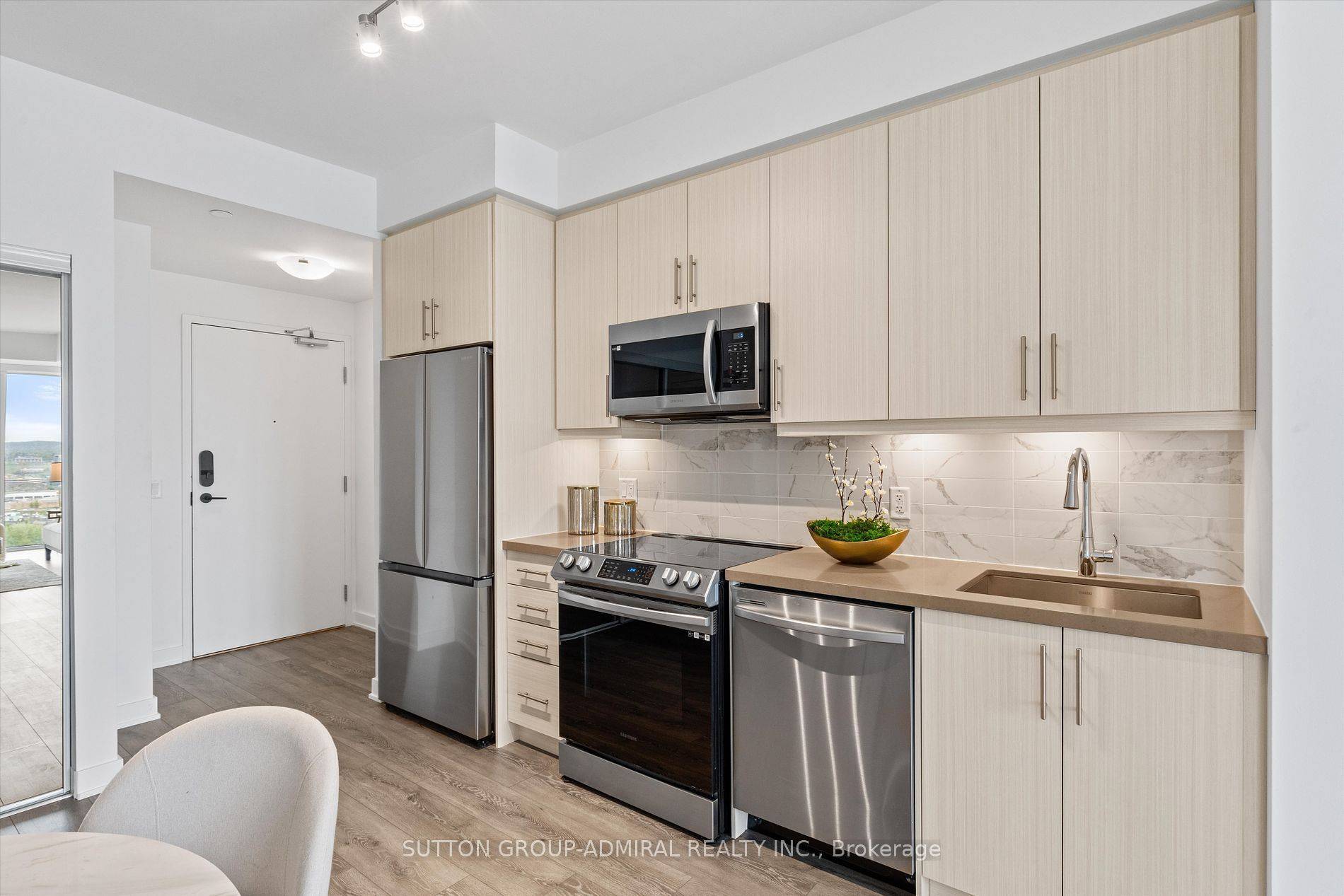 Richmond Hill, ON L4B 0H6,105 Oneida CRES #2705