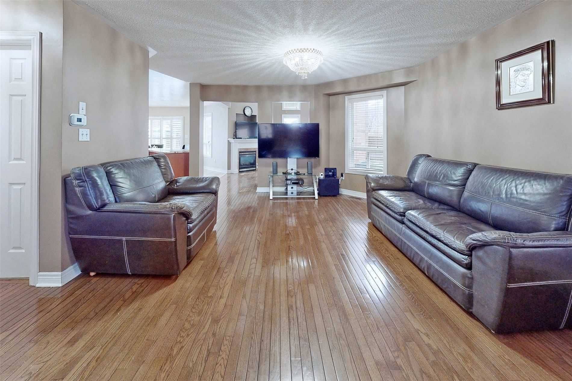 Vaughan, ON L6A 3C2,304 Drummond DR #Upper