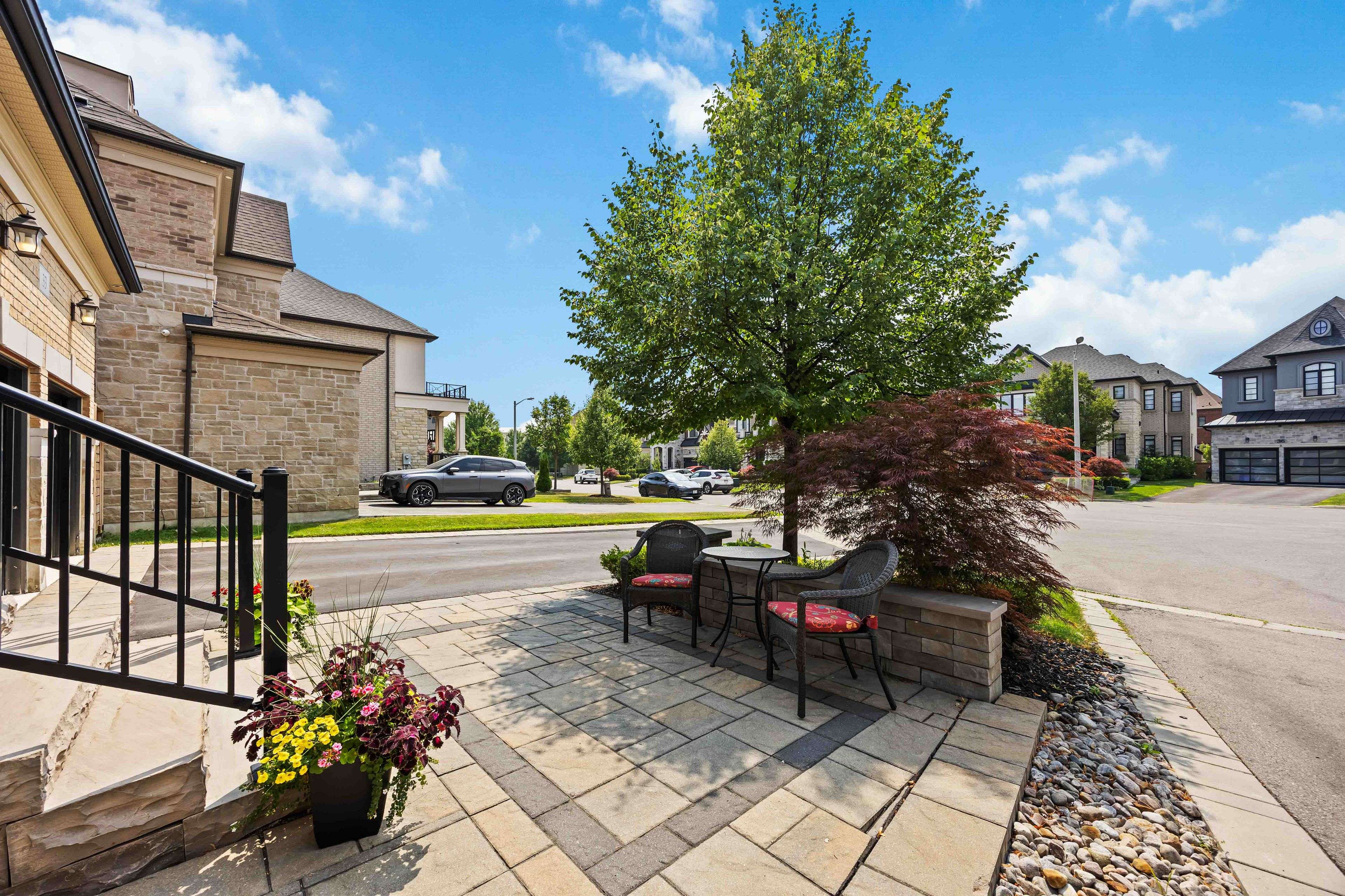 Vaughan, ON L4J 0J4,33 Kylemount CT