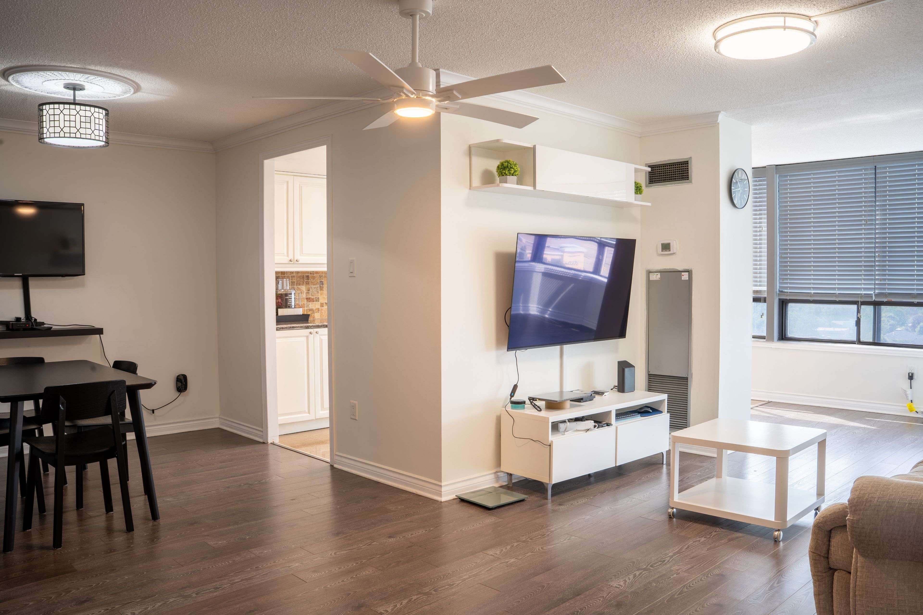 Vaughan, ON L4J 4H5,7601 Bathurst ST #1105