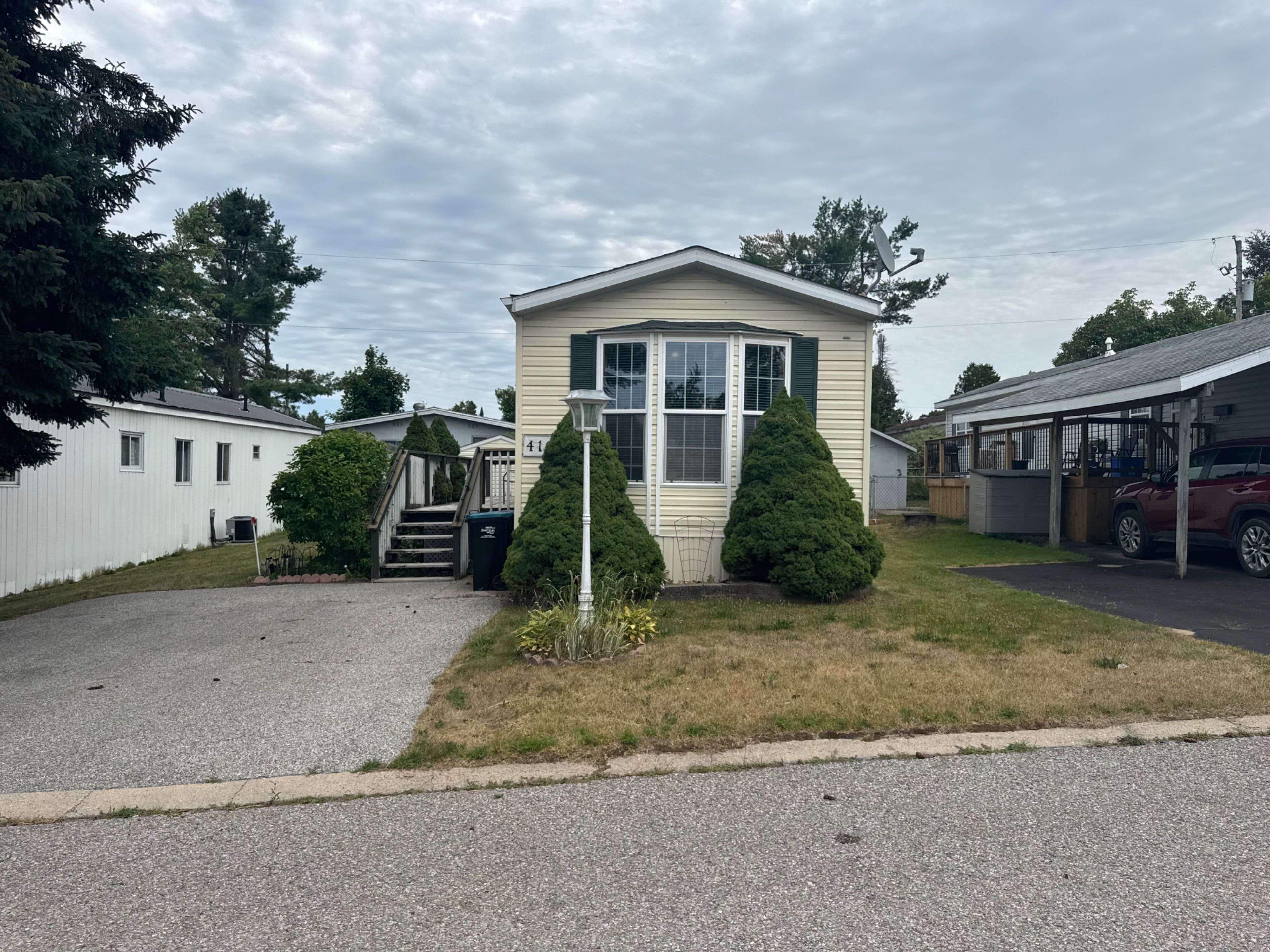 Severn, ON L3V 6H4,4105 Spruce RD