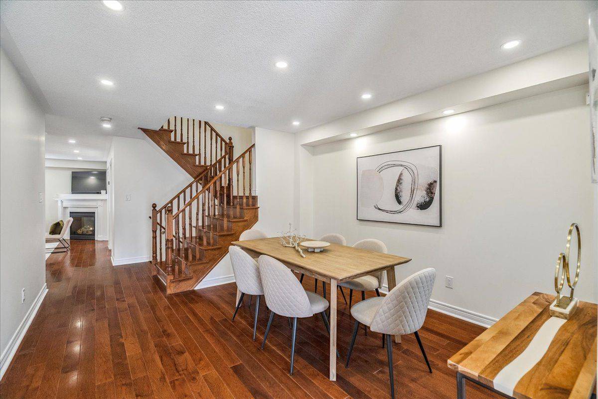 Oakville, ON L6M 5H3,3066 Highvalley RD