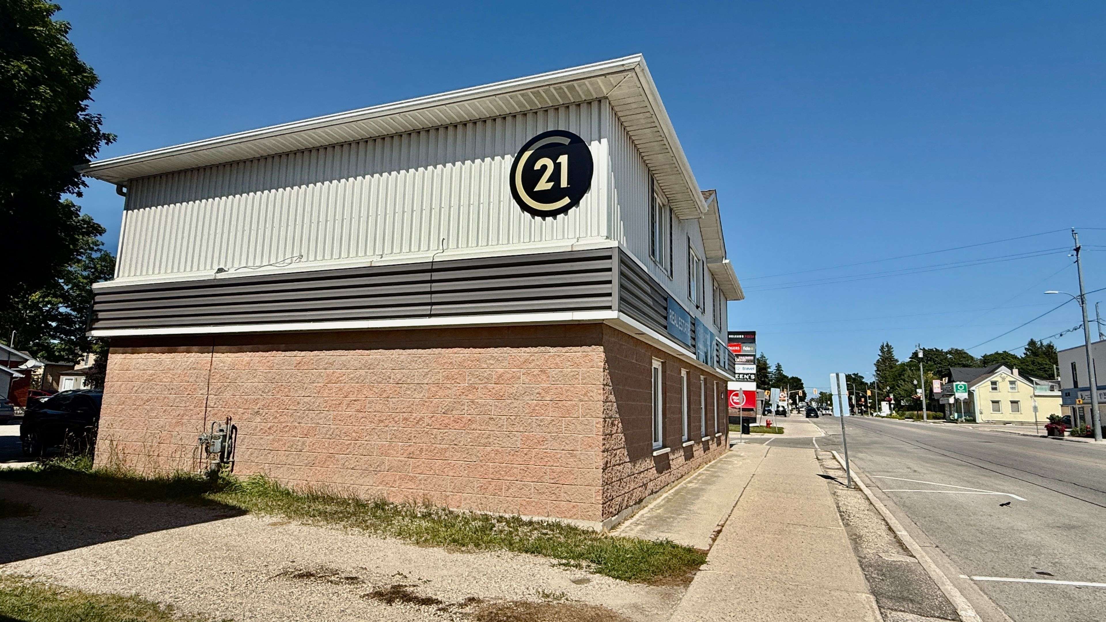 Hanover, ON N4N 1P6,414 10th ST
