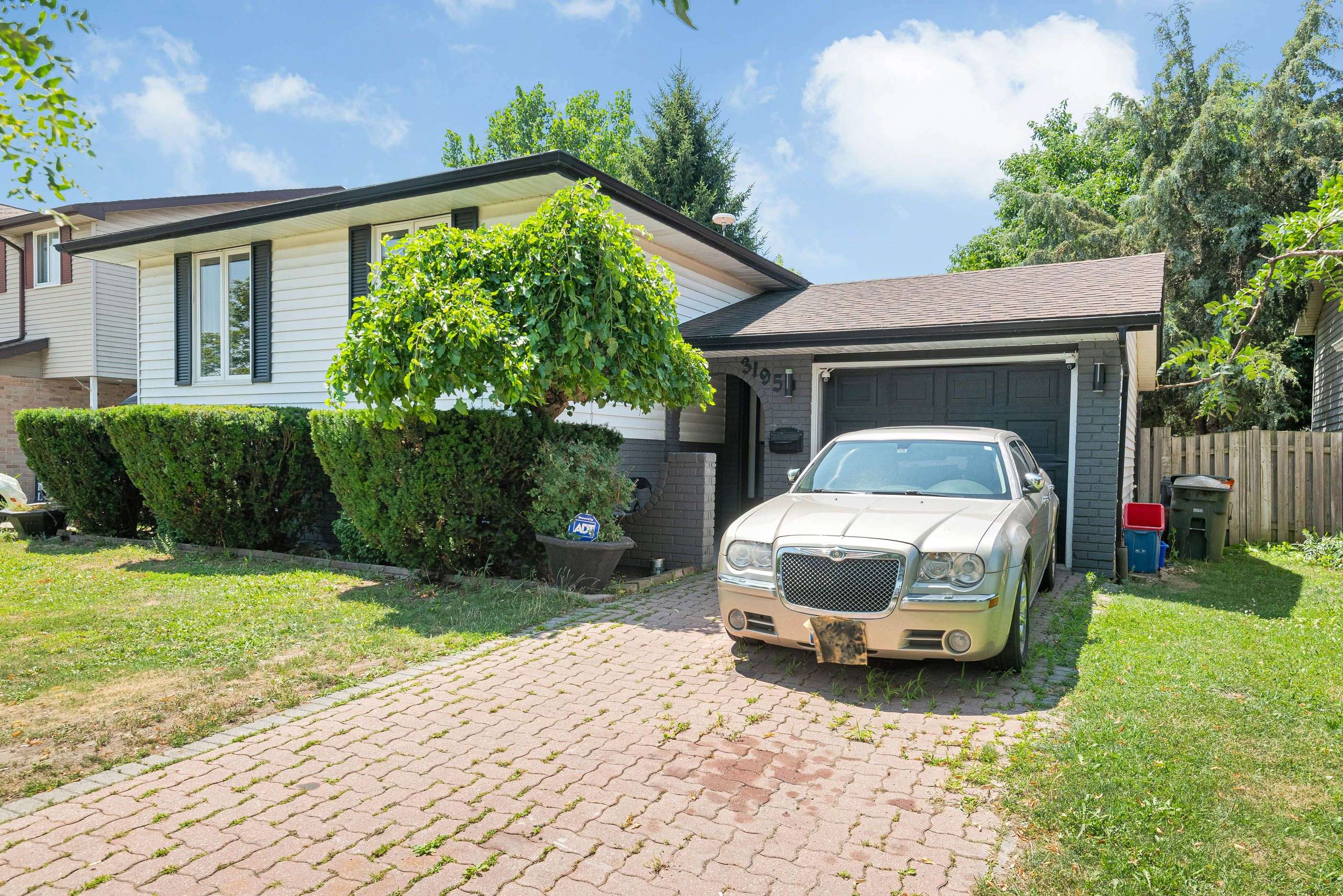 Windsor, ON N8W 5B8,3195 Conservation DR W