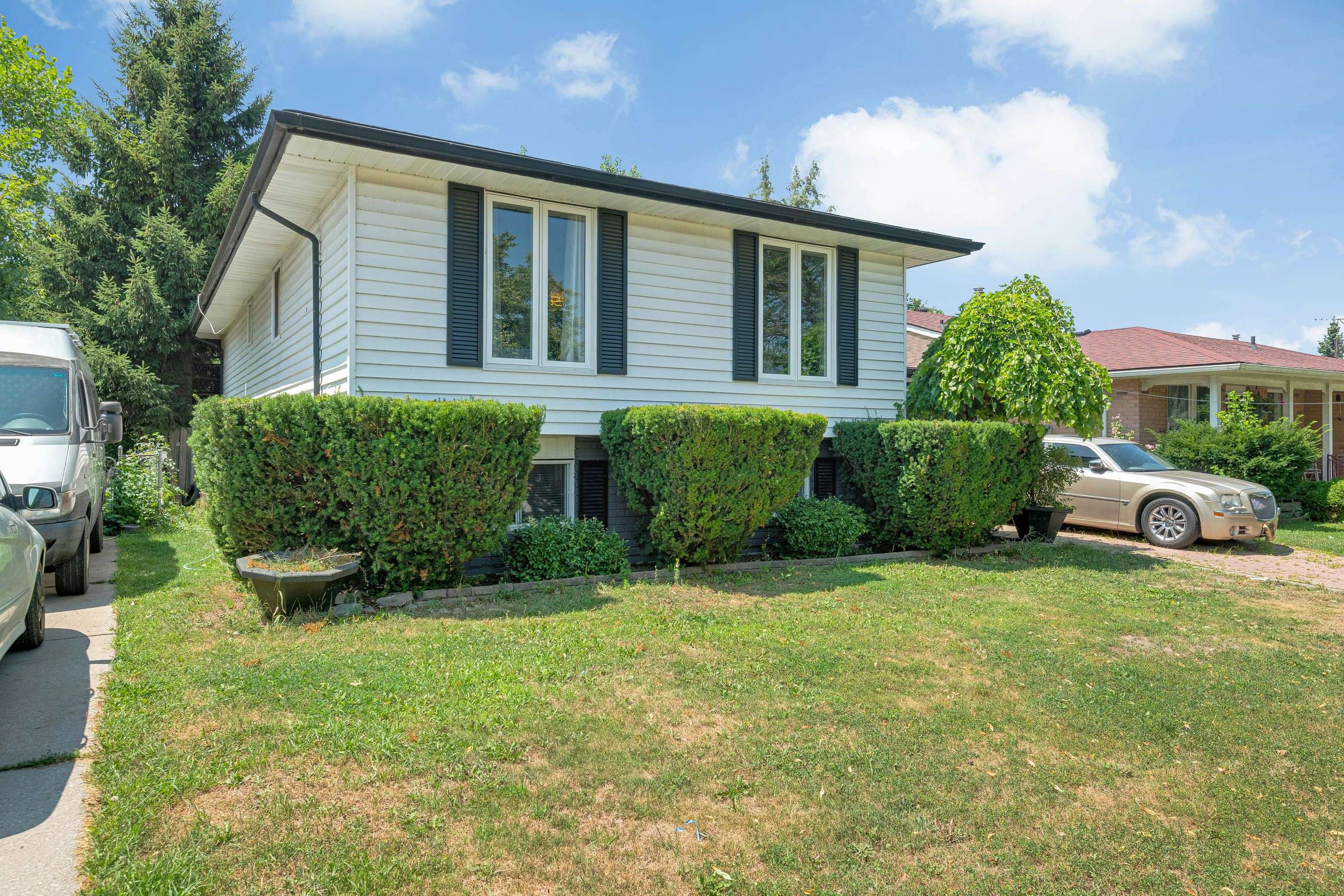 Windsor, ON N8W 5B8,3195 Conservation DR W
