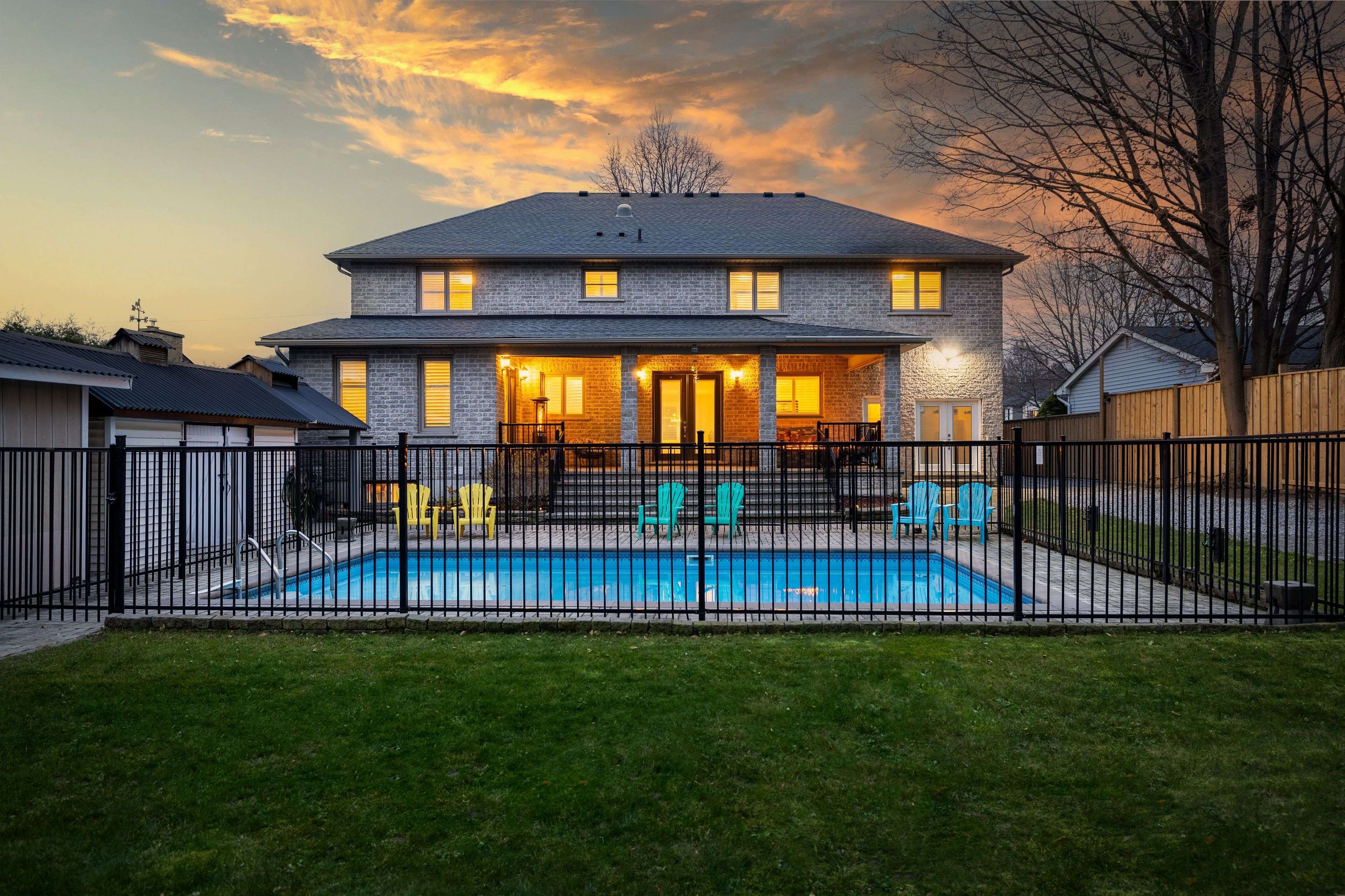 Hamilton, ON L9G 2H9,17 Miller DR