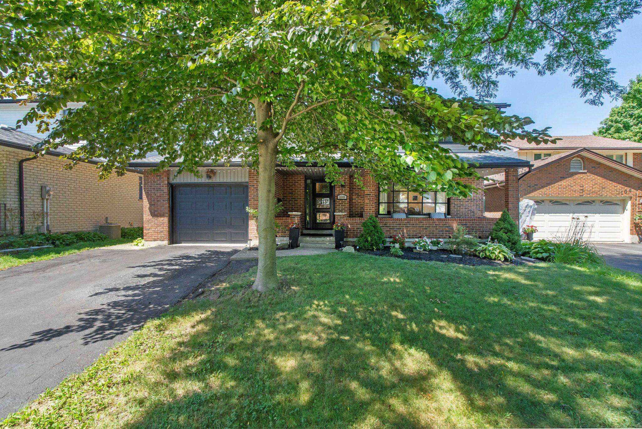London South, ON N6J 4C9,108 HIGHVIEW AVE W