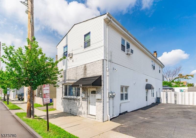 Garfield City, NJ 07026,214 Palisade Ave