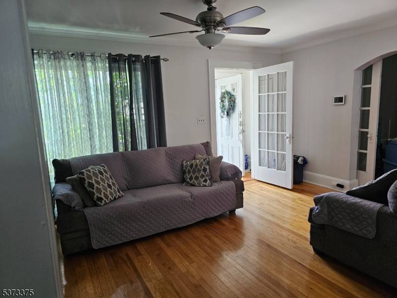 Elizabeth City, NJ 07208,761 Cleveland Ave