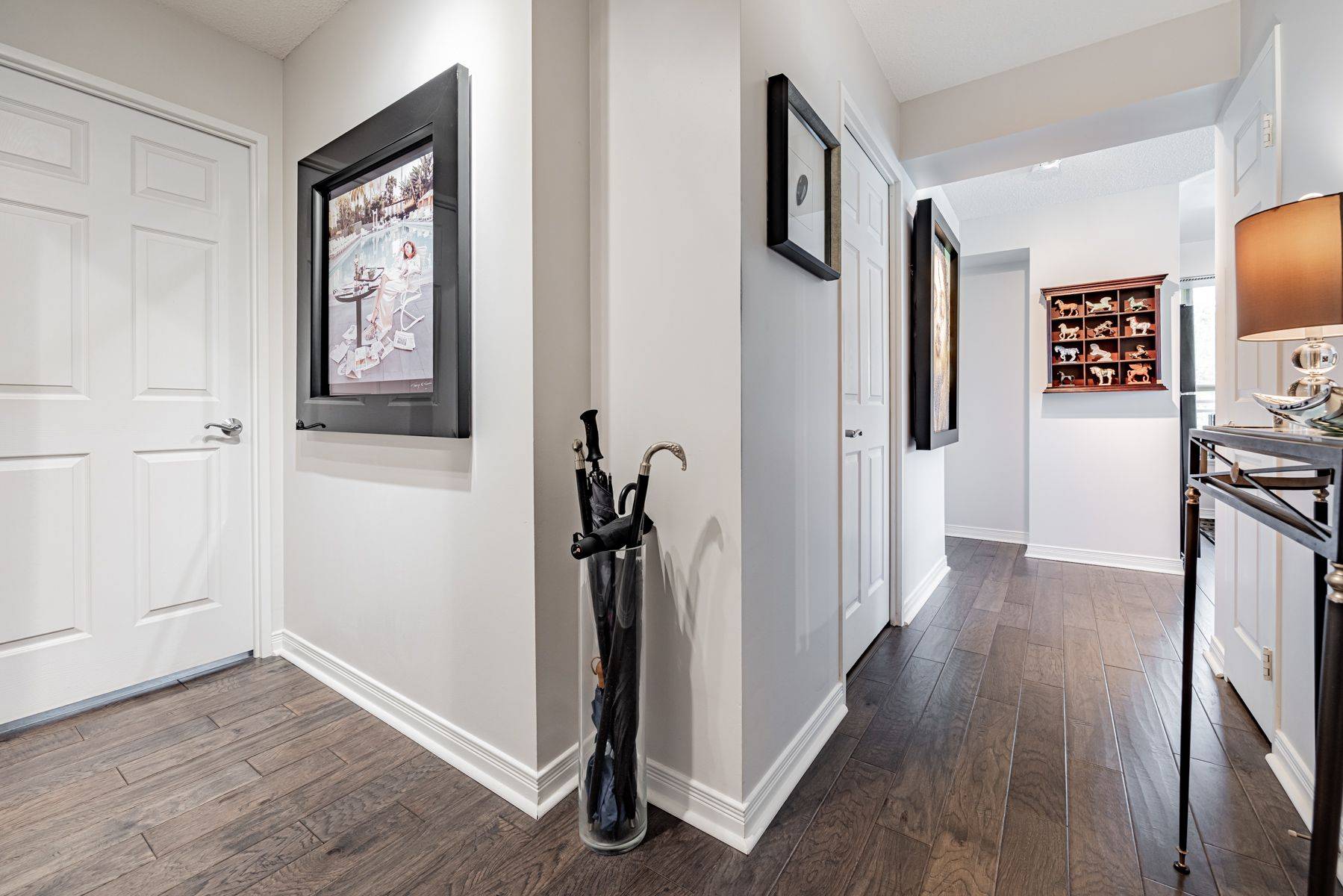 Toronto C10, ON M4S 3H4,245 Davisville AVE #305