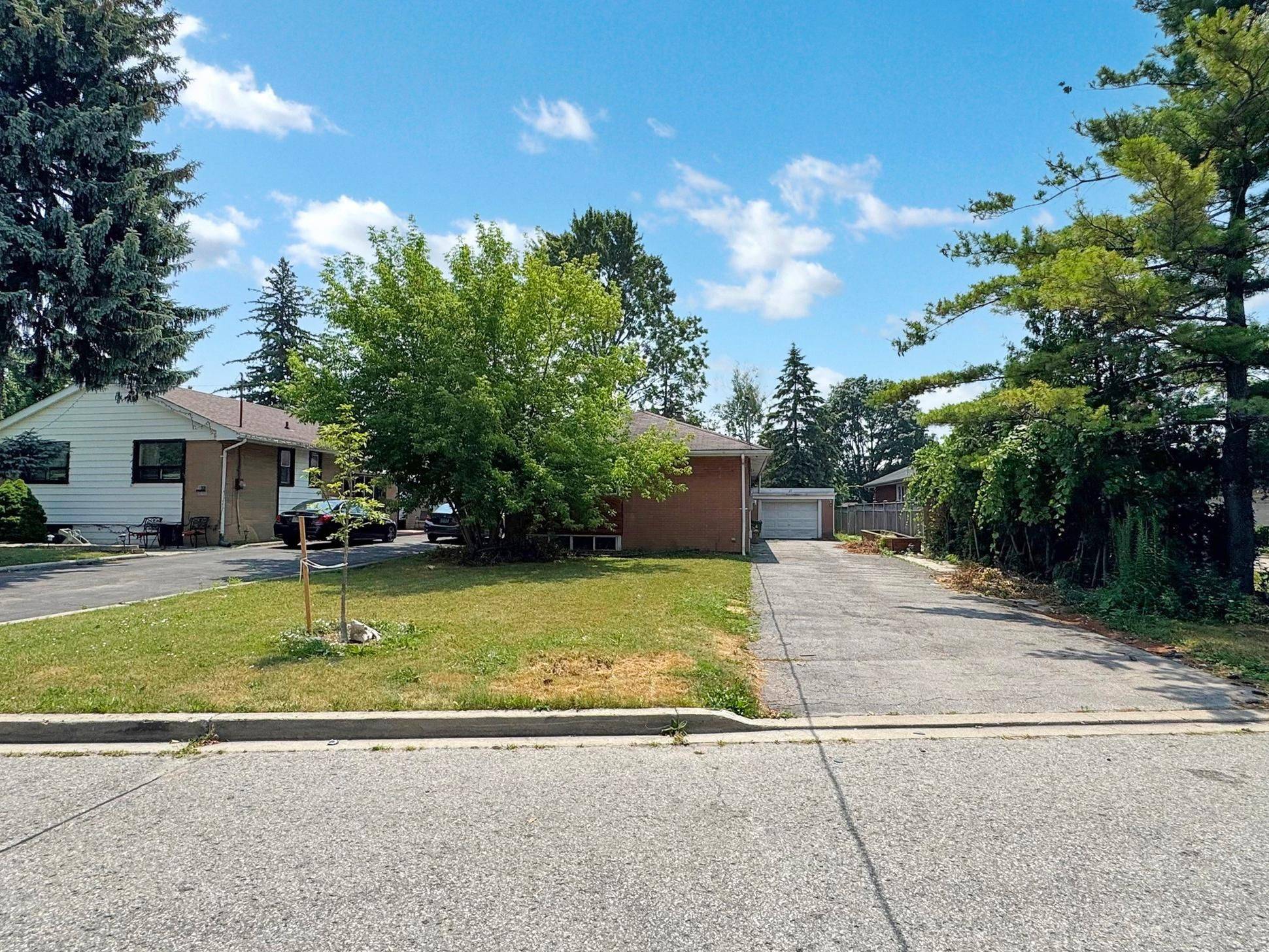 Toronto E05, ON M1T 1C3,17 Dobbin RD #basement