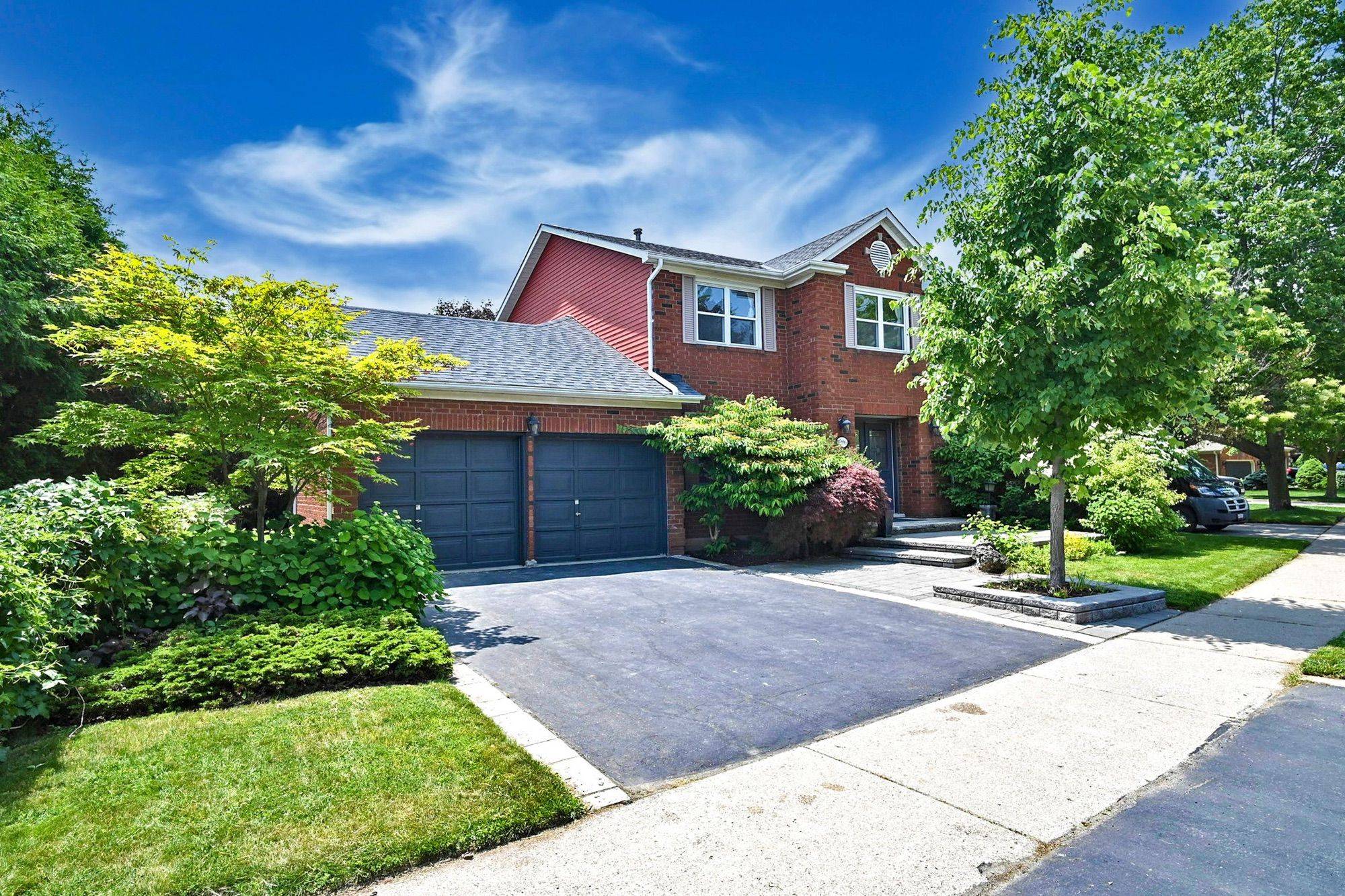 Oakville, ON L6M 1J5,1356 Monks Pass N/A