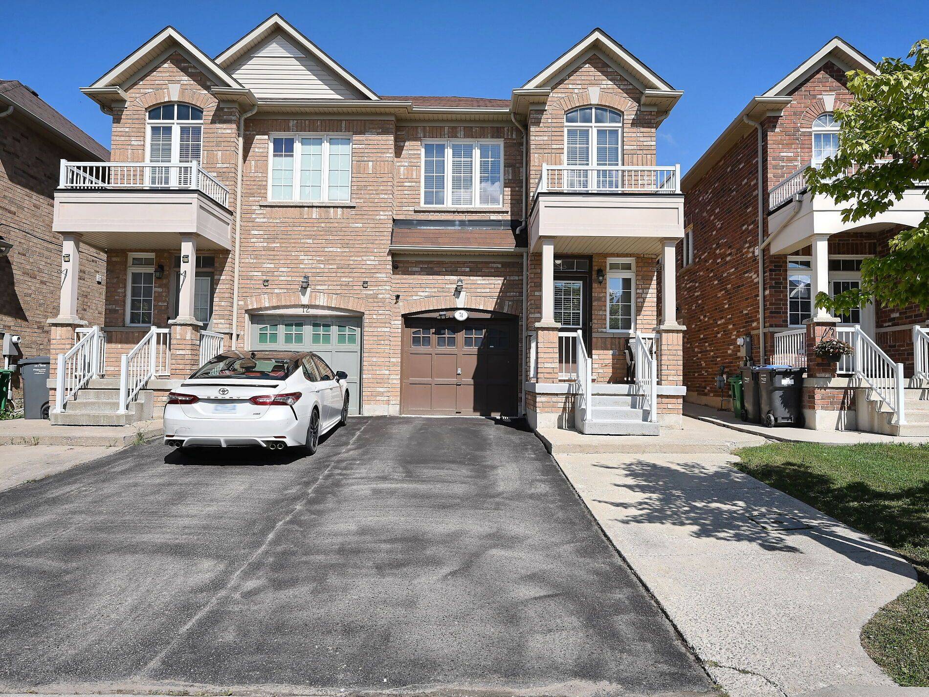 Brampton, ON L6X 0Y3,74 Crumlin CRES