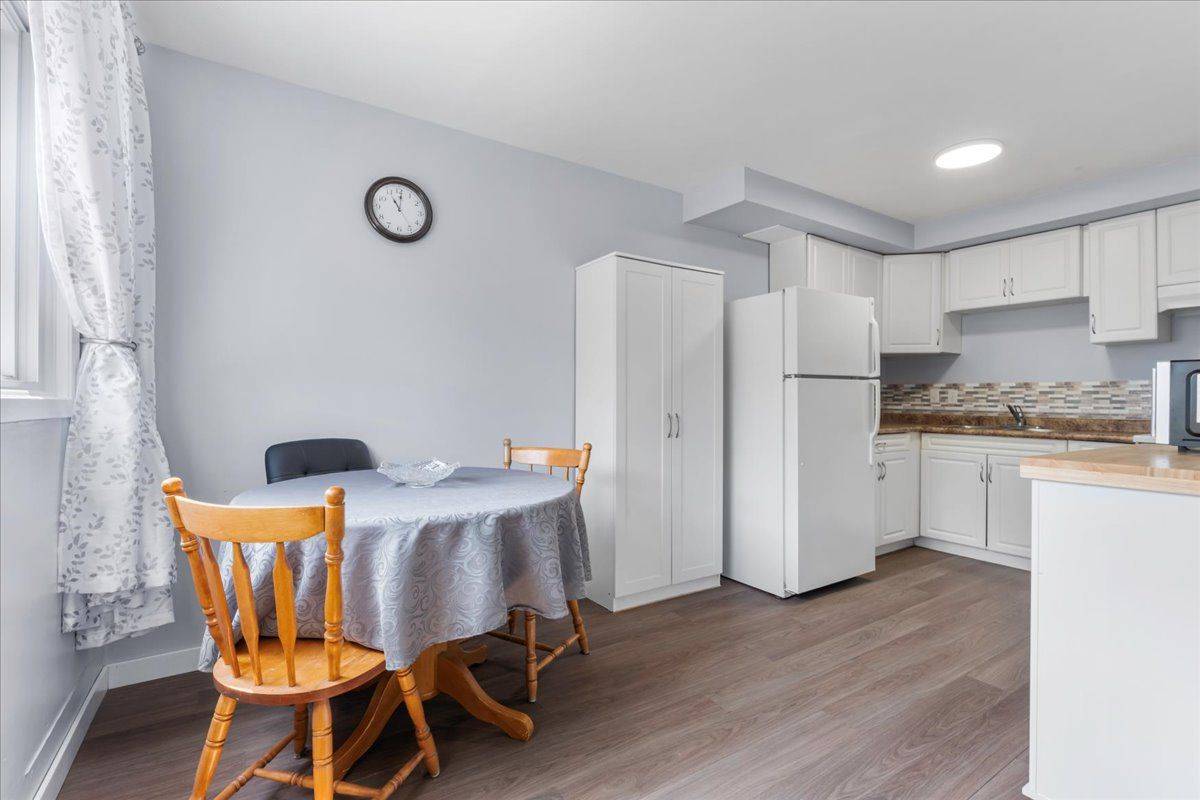Belleville, ON K8P 4R4,15 Tracey Park DR #12