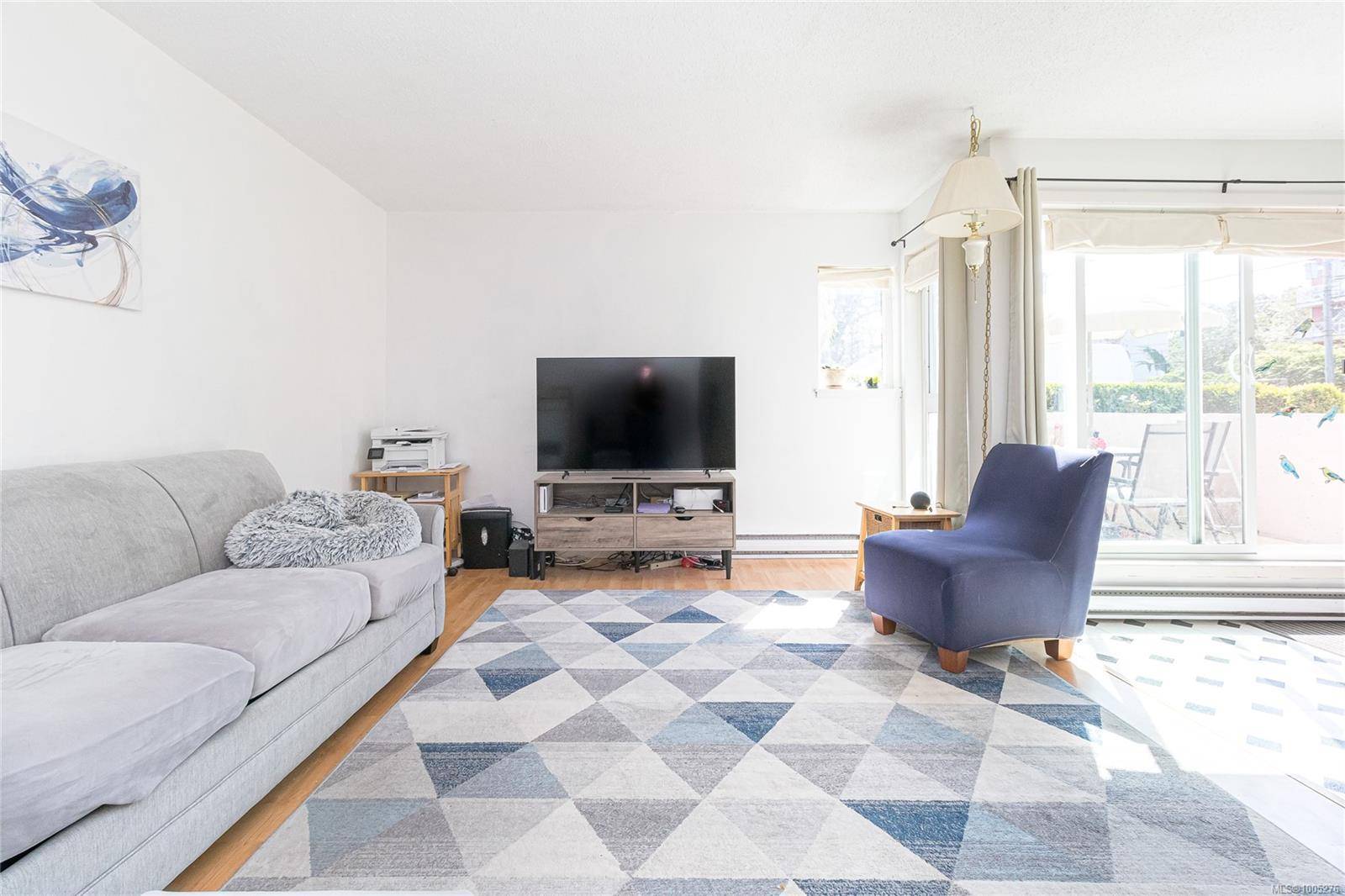 Victoria, BC V8T 2B5,1366 Hillside Ave #107