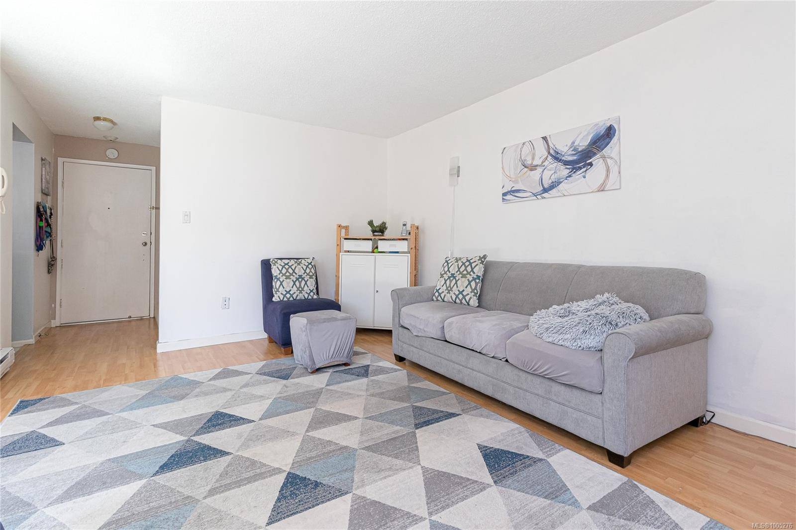 Victoria, BC V8T 2B5,1366 Hillside Ave #107
