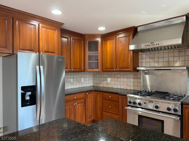 Nutley Twp., NJ 07110,421 Centre St #1