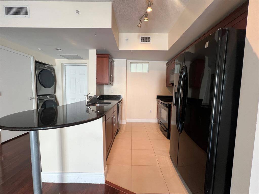 Miami, FL 33156,7275 SW 90 Way #210