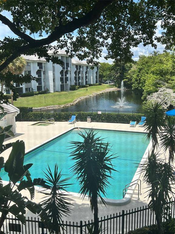 Plantation, FL 33324,711 N Pine Island Rd #319