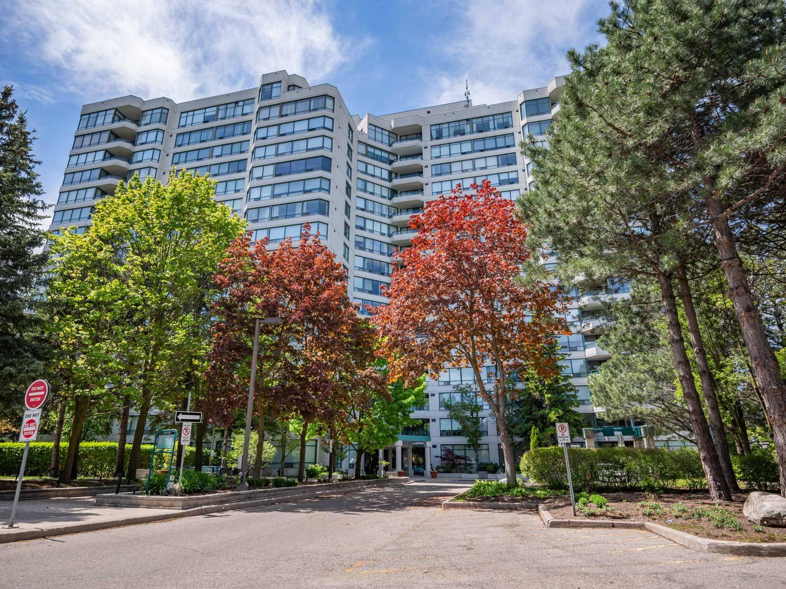 Vaughan, ON L4J 7W9,120 Promenade CIR #406