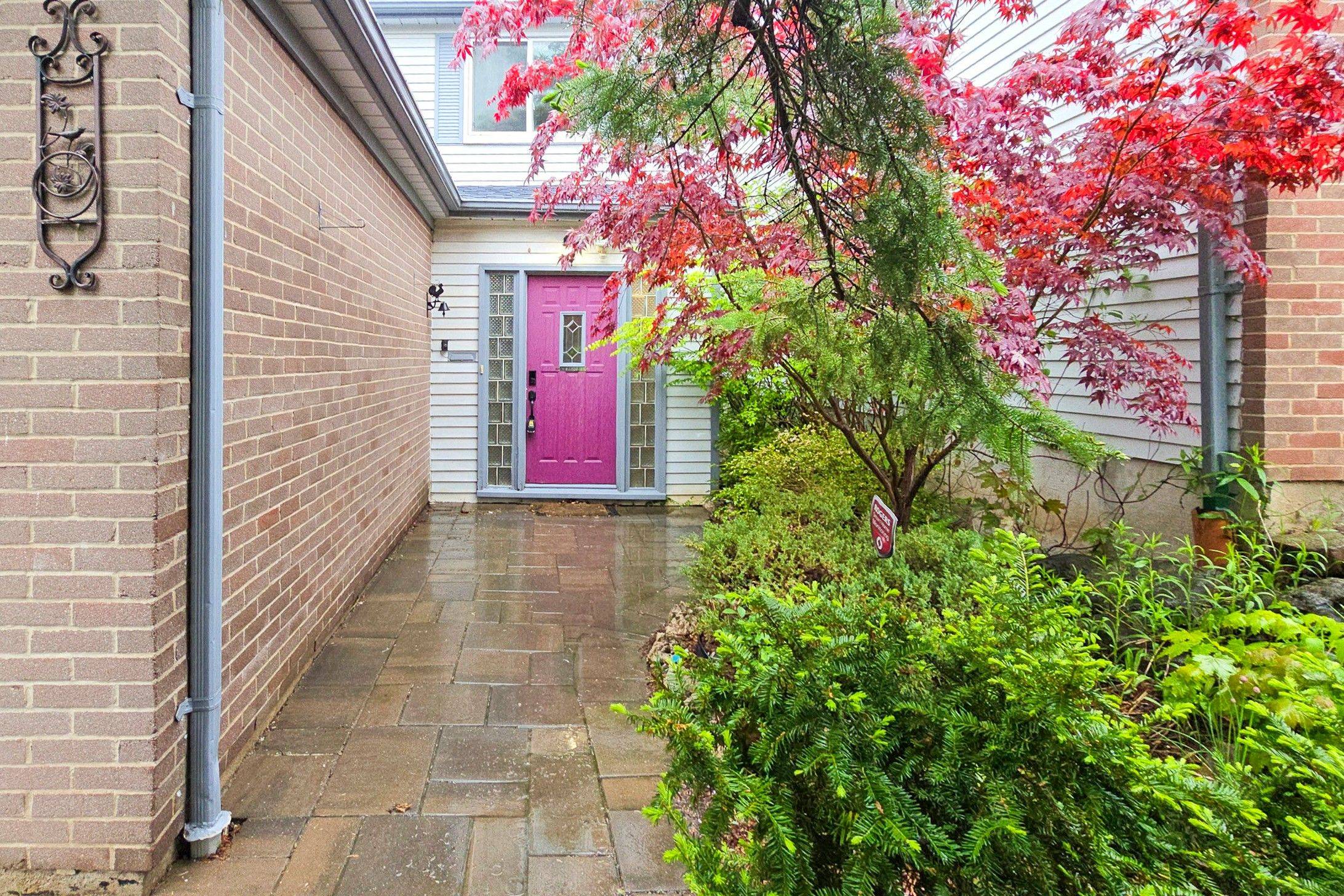 Richmond Hill, ON L4C 5B9,60 Springhead GDNS