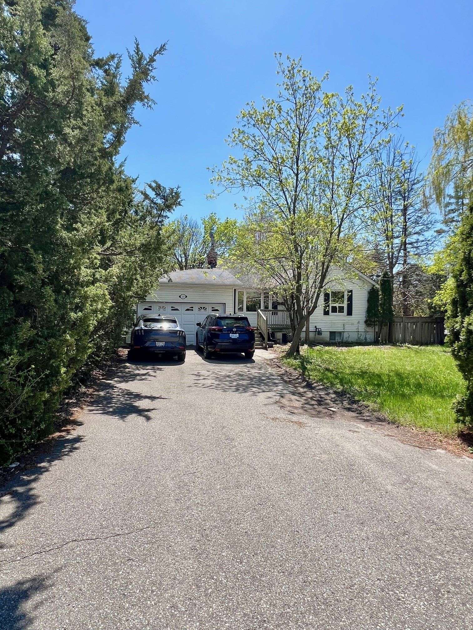Richmond Hill, ON L4C 3S7,121 May AVE